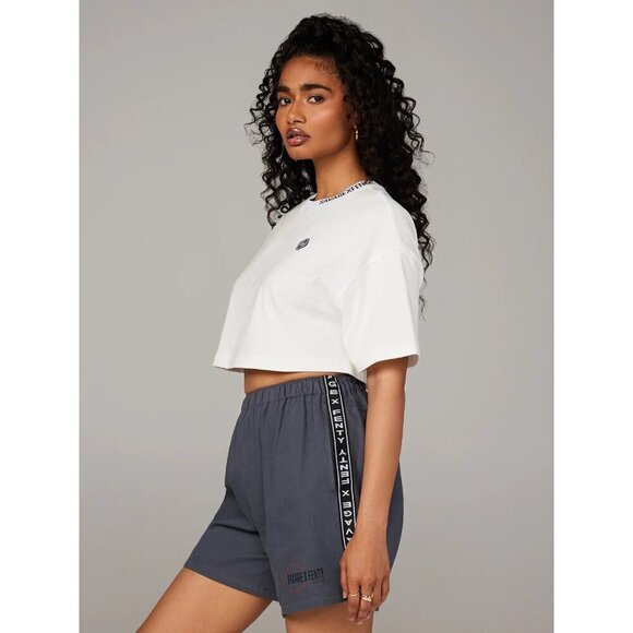 Savage X Fenty White Essential Heavy Jersey Back Page Cropped T-Shirt M - Picture 2 of 7